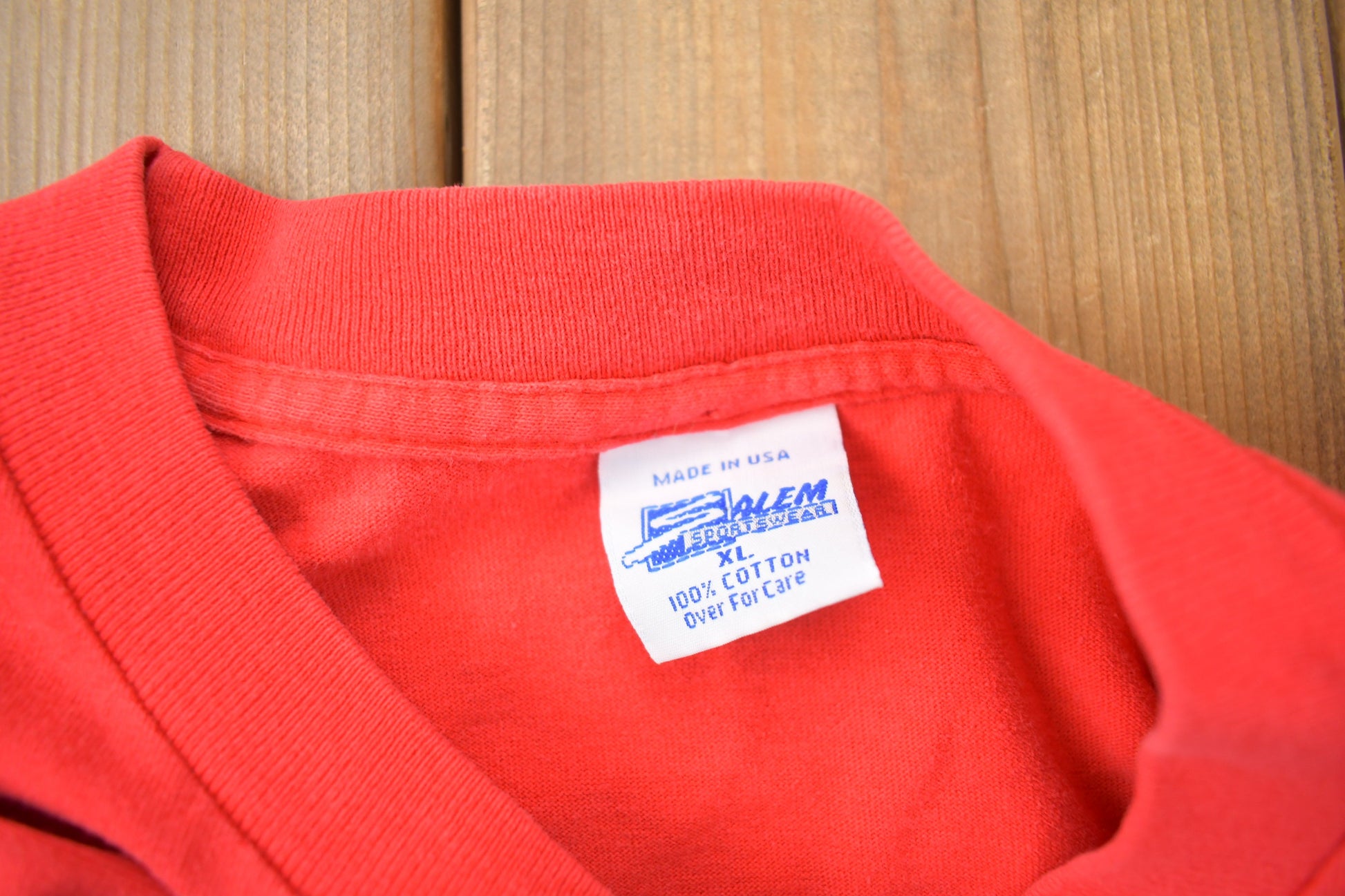 Vintage 1994 Chicago Bulls NBA Real Men Wear Red Graphic T-Shirt