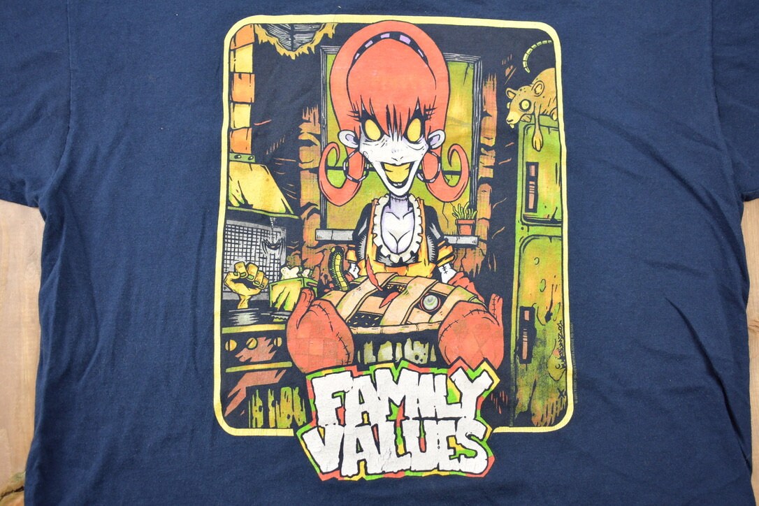 Vintage 2001 Family Values Nu Metal Tour T Shirt / Music Promo Graphic / Vintage T-Shirt / Band Print / Concert Tour / Metal Music