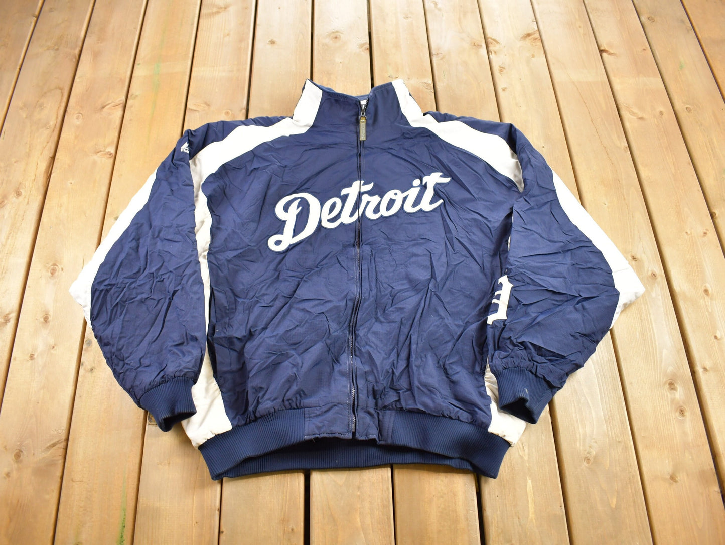 Vintage 1990s Detroit Tigers MLB Windbreaker Warm Up Jacket / Embroidered / Streetwear / Souvenir Jacket / Majestic