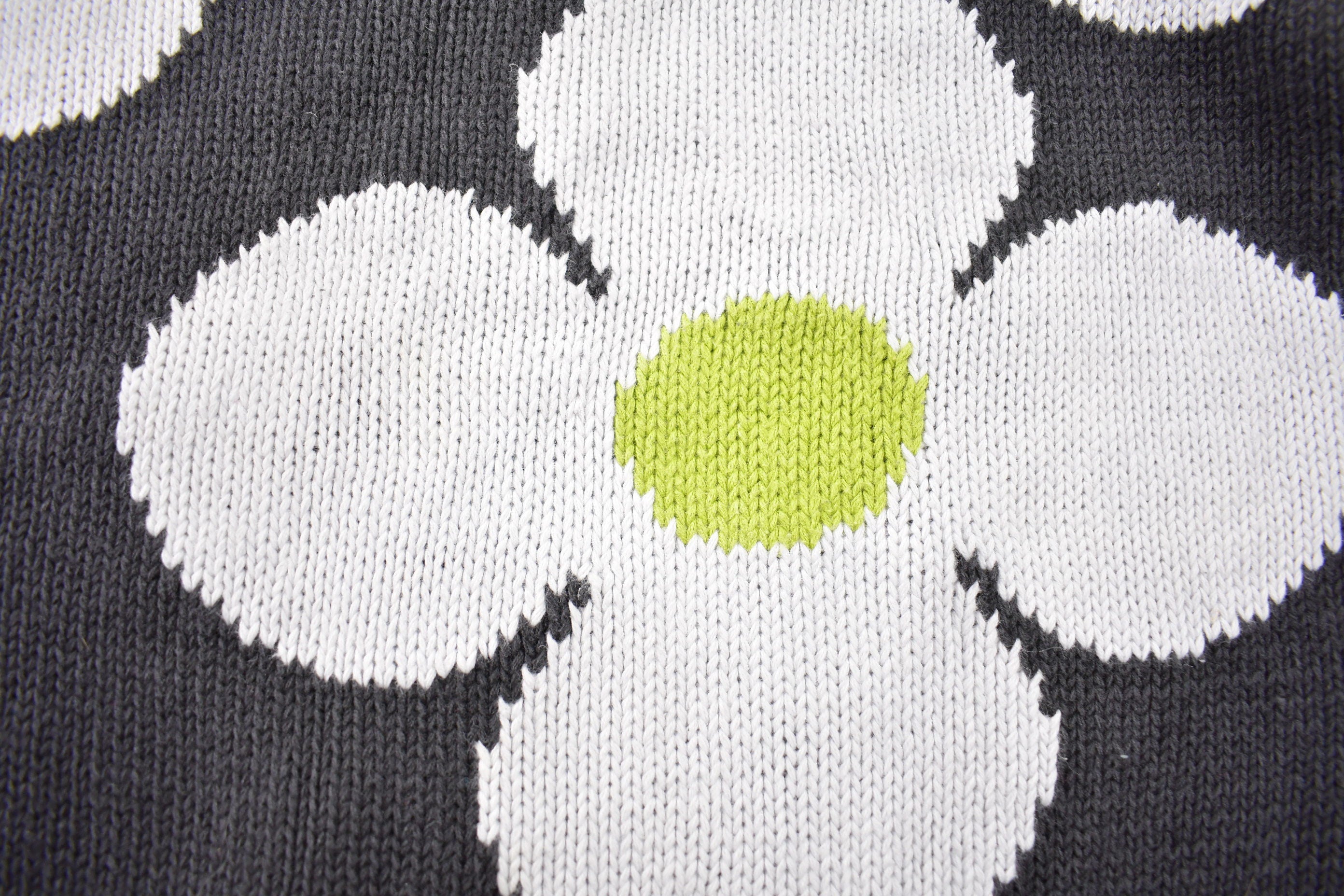Vintage 1990s 100% Pinwheels Wool Knit Sweater