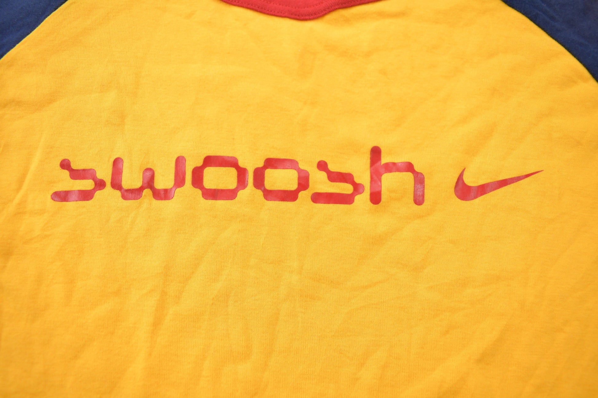 Vintage Y2K Nike Swoosh Graphic T-Shirt