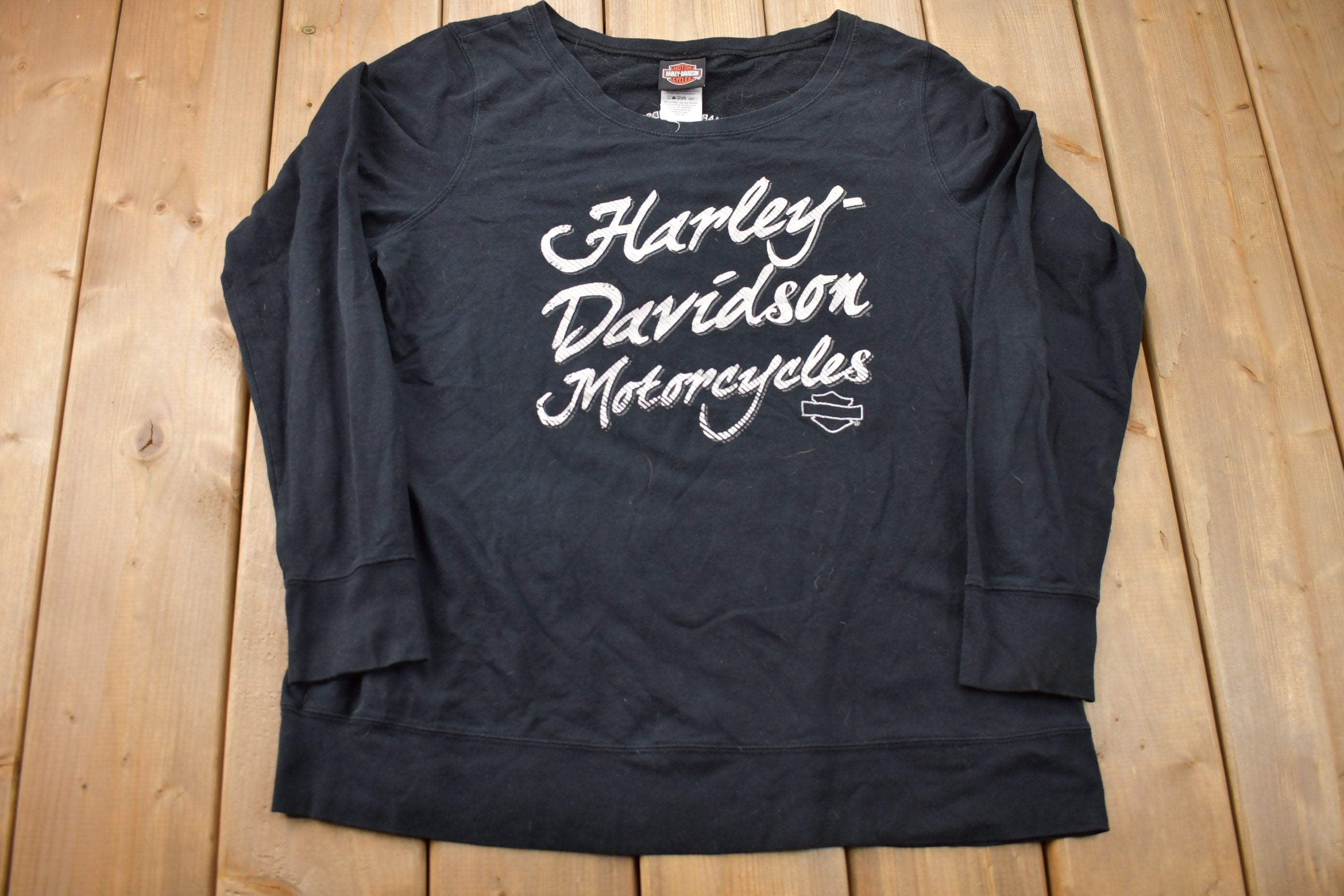 Vintage Y2K Harley Davidson Cedar Rapids Embroidered Womens Long Sleeve Flame Graphic T-Shirt