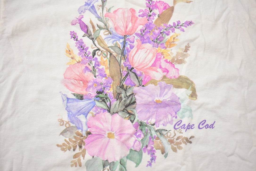 Vintage 1990s Cape Cod Flowers Souvenir T Shirt / Flowers / Vacation Tee / Travel T Shirt / Tourist / Delta Tag