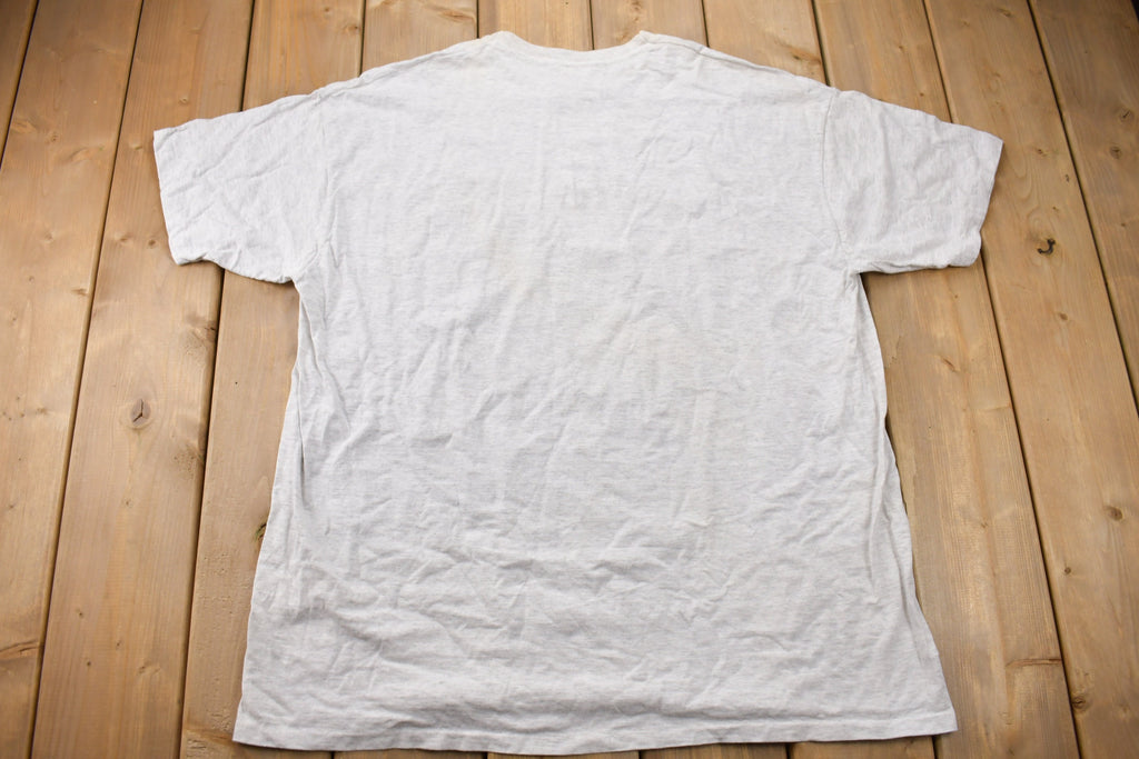 Vintage 1990s  Looney Tunes Hockey Graphic T-Shirt