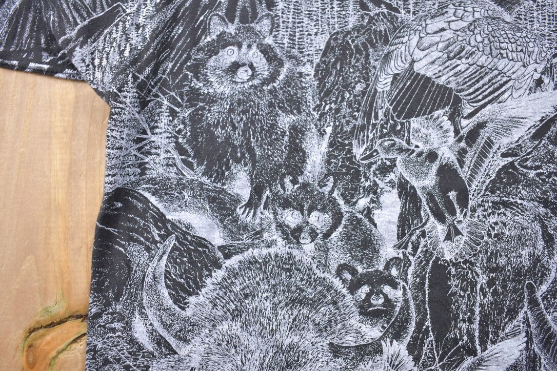 Vintage 1990s Animals All Over Print Graphic T-Shirt / Single Stitch / Girardin / Outdoorsman / Animal Tee / Made In Canada / AOP