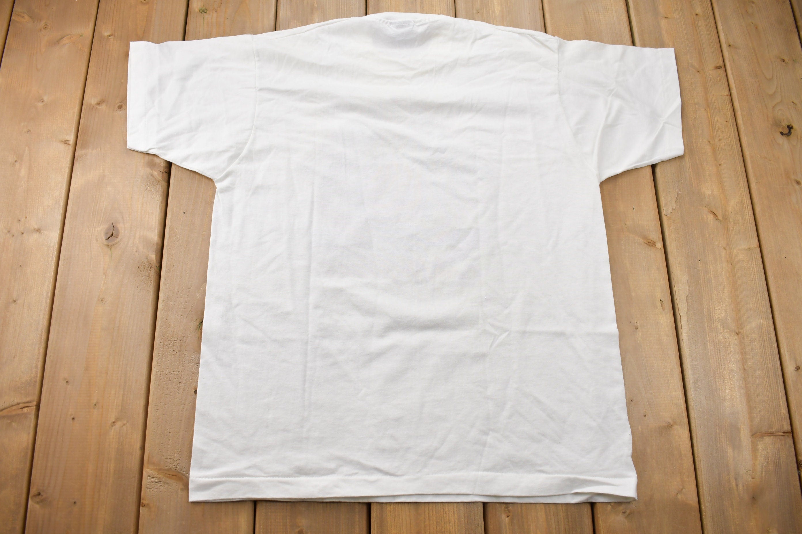 Vintage 1989 Detroit Pistons NBA Eastern Conference Champions Graphic T-Shirt