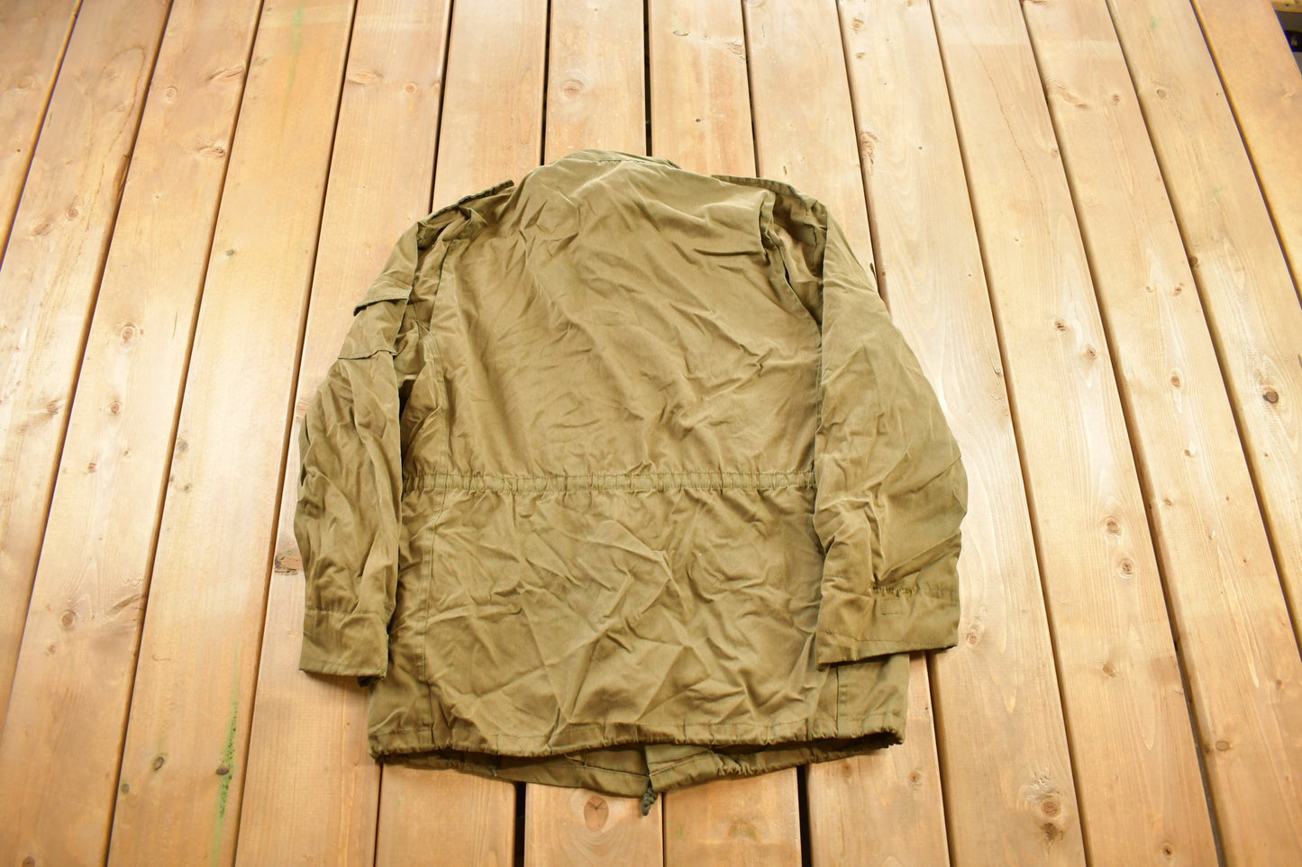 Vintage 1970s Military Jacket/ Button Up Jacket / US Army Green / Vintage Army / Streetwear Fashion / Army Jacket / Distressed / Thrashed