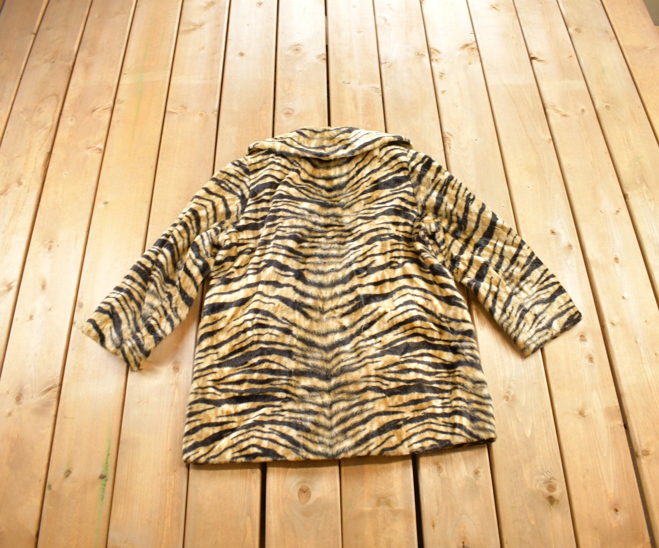 Vintage 1970s Leopard Print Fur Coat