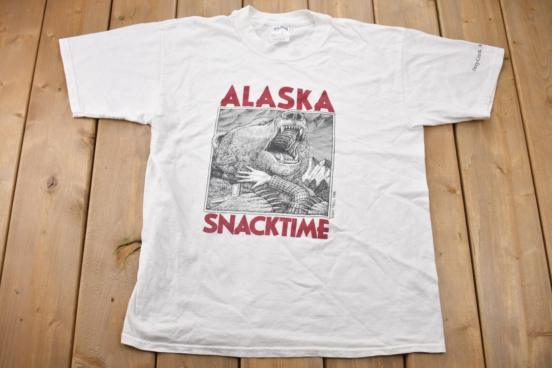 Vintage 1990s Deep Creek Alaska Snacktime Grizzly Bear Theme Graphic T-Shirt / Alaska Souvenir / Streetwear / Nature T Shirt / Outdoorsman