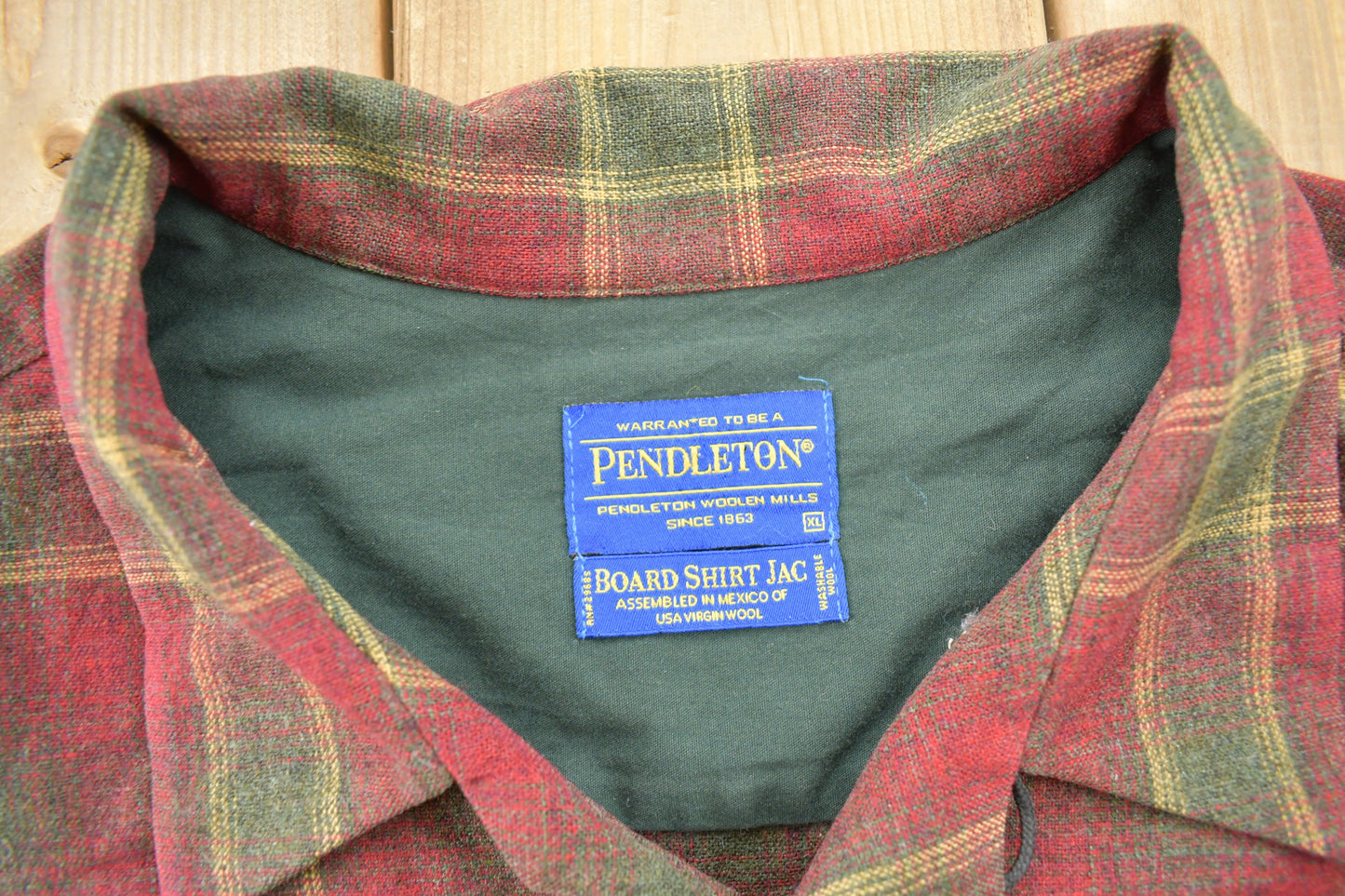 Vintage Y2K Pendleton Plaid Button Up Board Shirt Jac / 100% Virgin Wool / Loop Button / Outdoor / Made In USA / Flannel