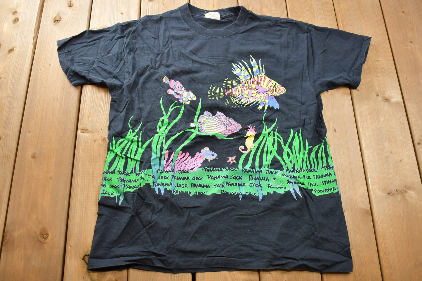 Vintage 1990s Fishes Ocean Theme Wrap Around Graphic T-Shirt / Made In USA / Single Stitch / Nature T Shirt / Outdoorsman / Seaweed / / Fish