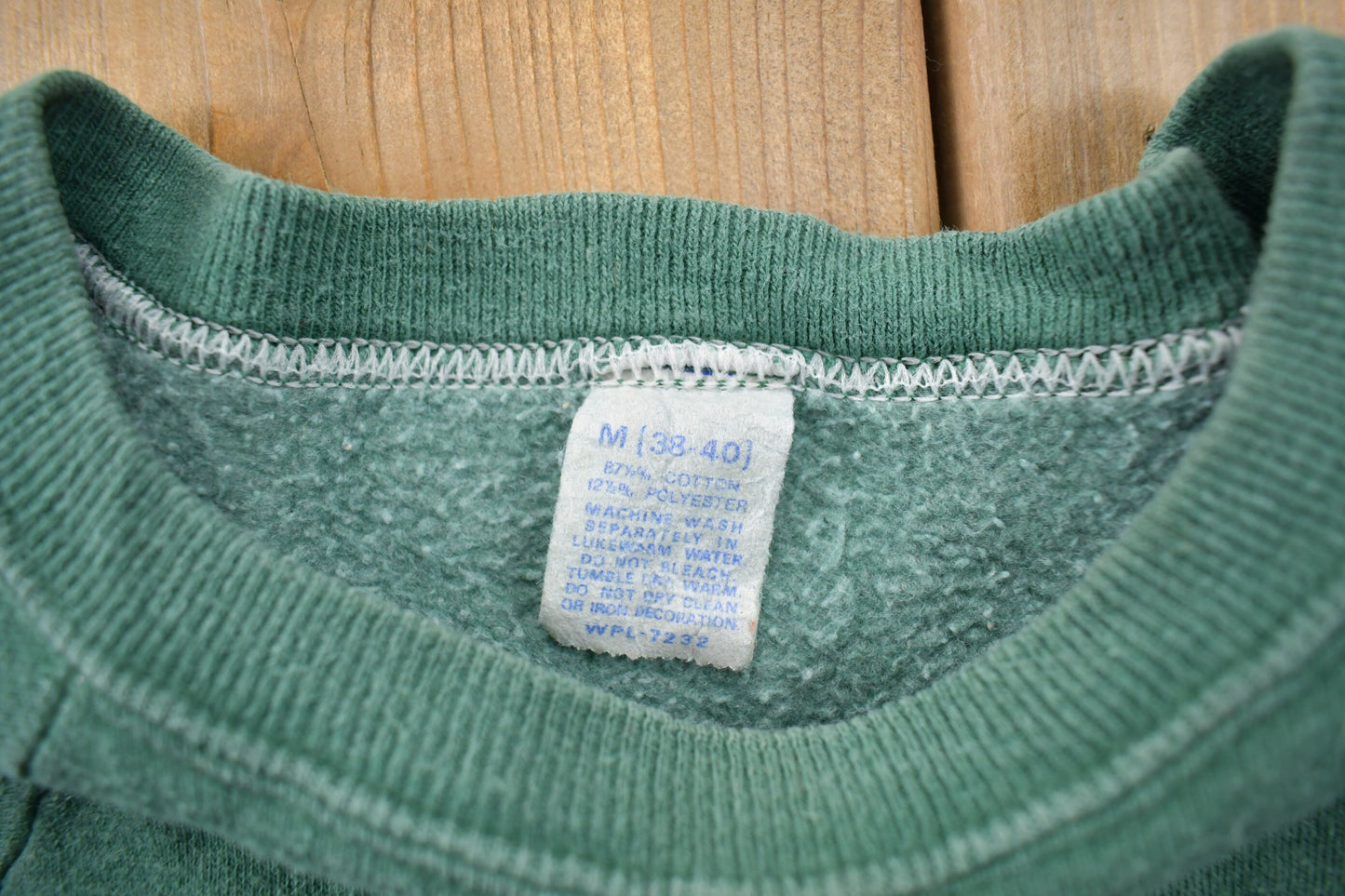 Vintage 1980s Blank Green Crewneck Sweatshirt / 90s Crewneck / Distressed/ Essential / Streetwear / 80s Blank / Size M