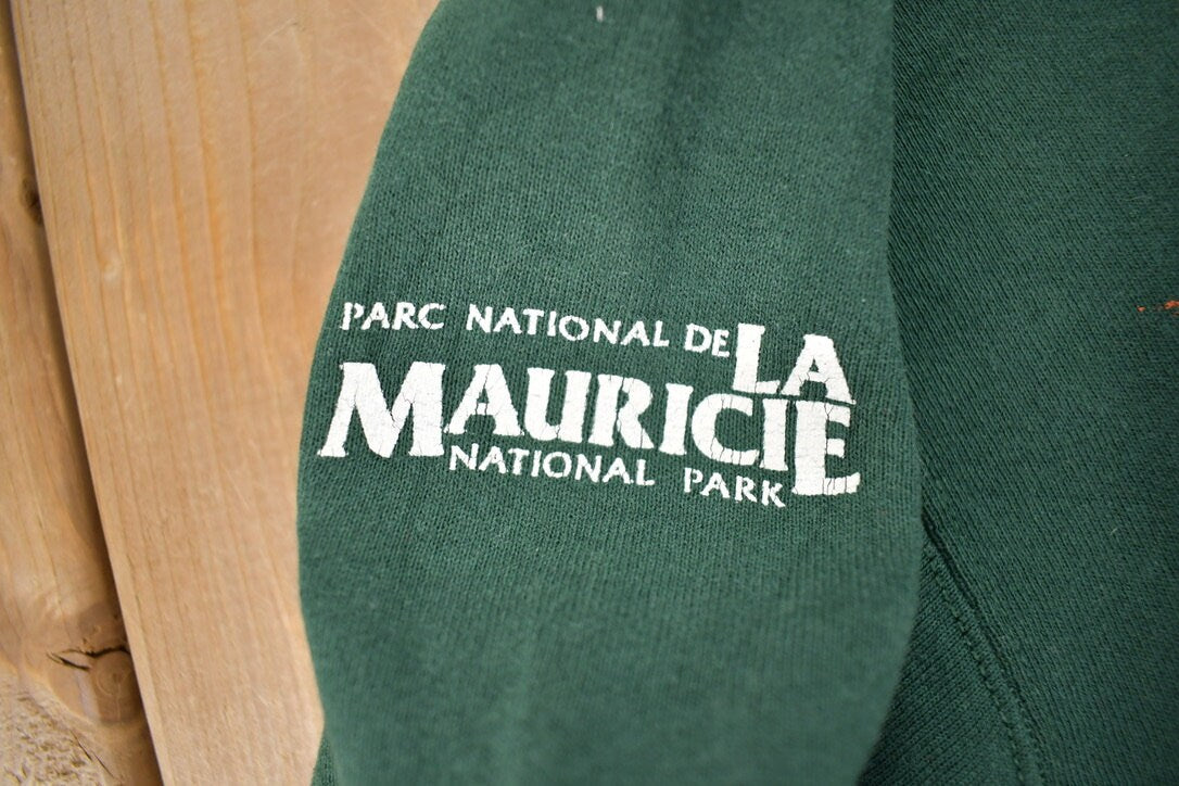 Vintage 1990s Maurice National Park Crewneck Sweatshirt / 90s Crewneck / Souvenir Sweater / Streetwear / Travel And Vacation / Wolf Theme