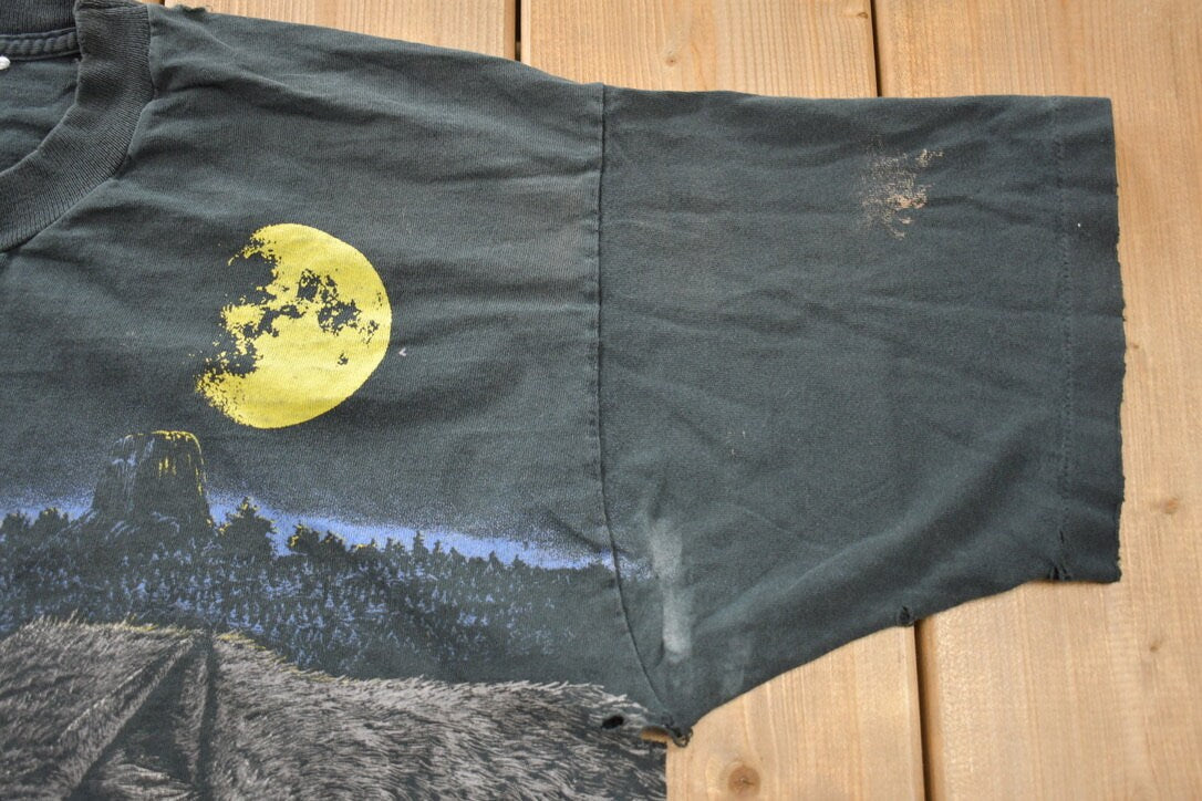 Vintage 1990s Wolf Theme All Over Print Graphic T-Shirt / Made In USA / Art Unlimited / Streetwear / Nature / Outdoorsman / Distressed