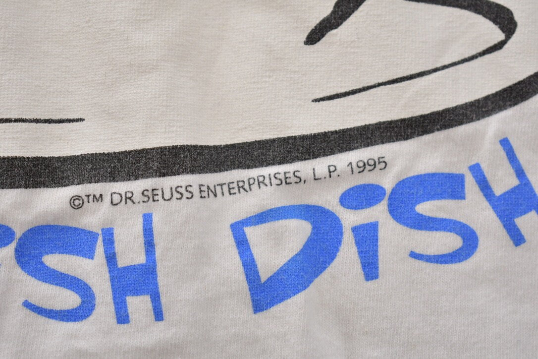 Vintage 1995 Dr Seuss Three Fish Dish Graphic T-shirt / Vintage Movie Tee / Long Shirt / Rare Vintage /