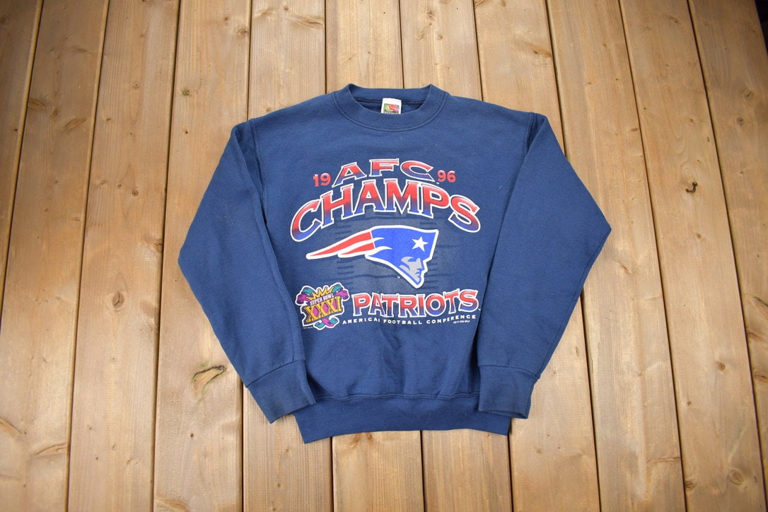 Vintage 1990s NFL New England Patriots AFC Champs Crewneck  / Made In USA / Football / Sportswear / Americana / Fruit Of The Loom