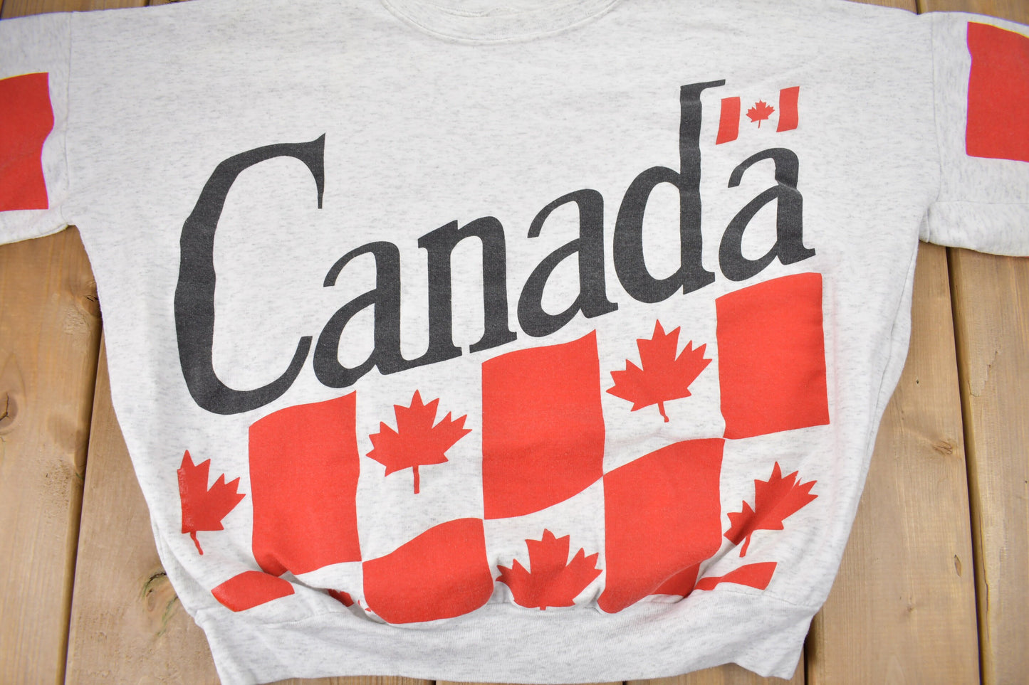 Vintage 1990s Canada Graphic Crewneck Sweatshirt / Canadian Crewneck / Made In Canada / Streetwear / Souvenir