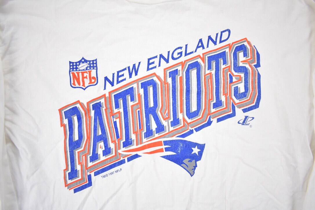 Vintage 1990s NFL New England Patriots Long Sleeve T-Shirt / Logo Athletic / Tom Brady / NFL / 90s Streetwear / Sportswear