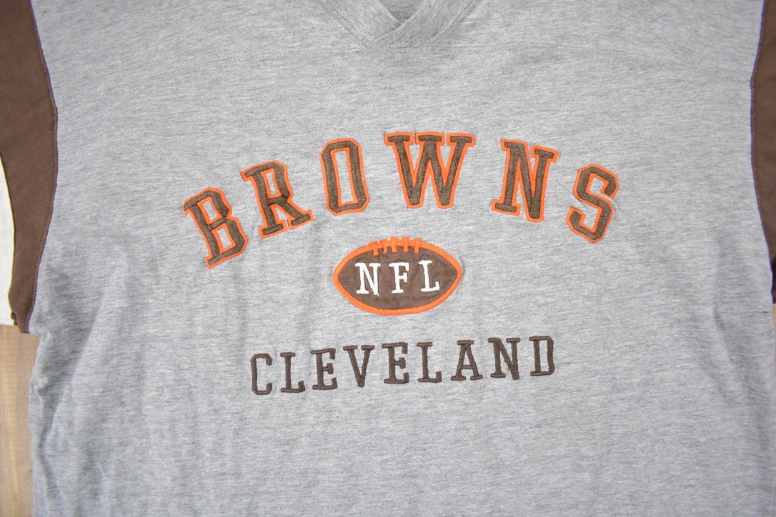 Vintage 1990s Lee Sport NFL Cleveland Browns V-Neck T-Shirt / Embroidered / V-Neck / NFL / 90s Streetwear / Sportswear