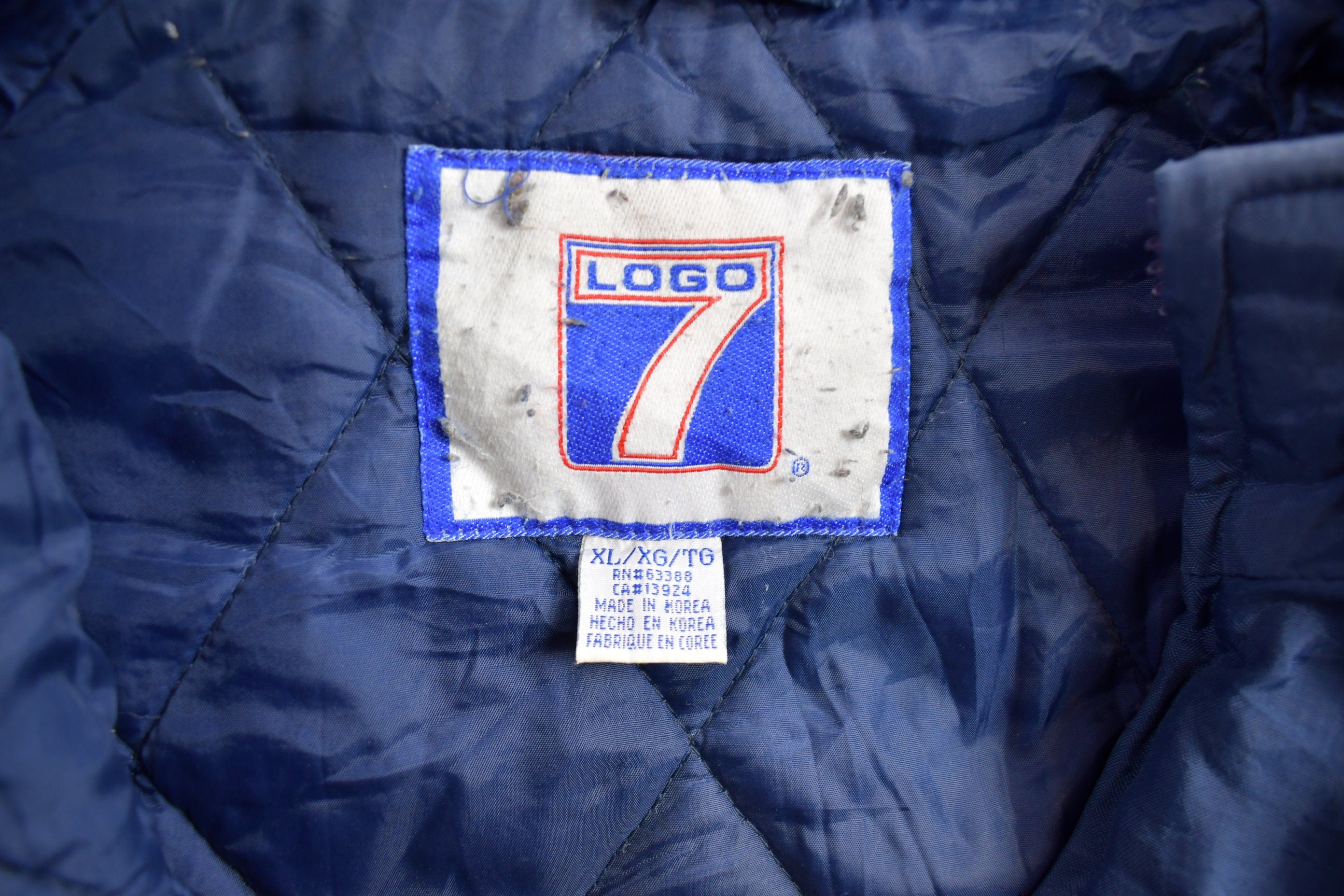 Vintage 1990s Logo 7 University Of Notre Dame Fighting Irish Windbreaker Jacket