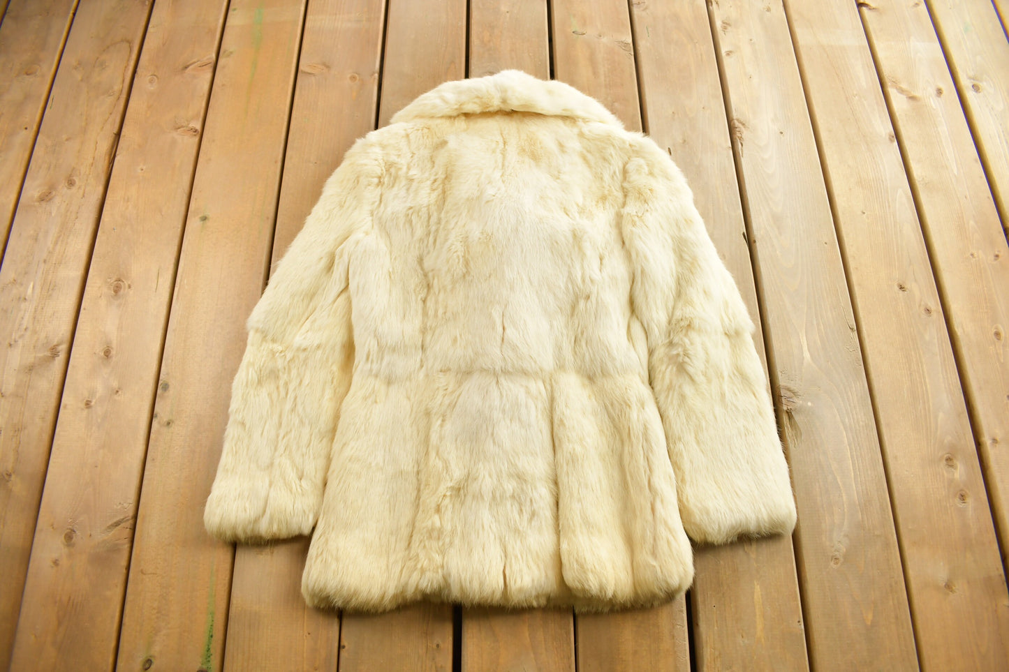 Vintage 1990s White Rabbit Fur Coat / Fur Jacket / Mob Wife / True Vintage / Fur Jacket / White Fur / Size Small