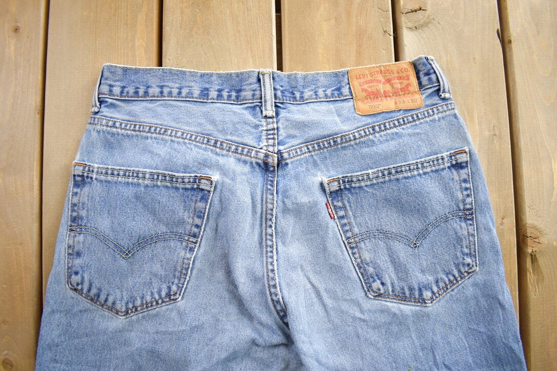 Vintage 1990s Levi's 550 Jeans Size 33x30 / Vintage Denim / Streetwear / Made In USA / Vintage Levi's