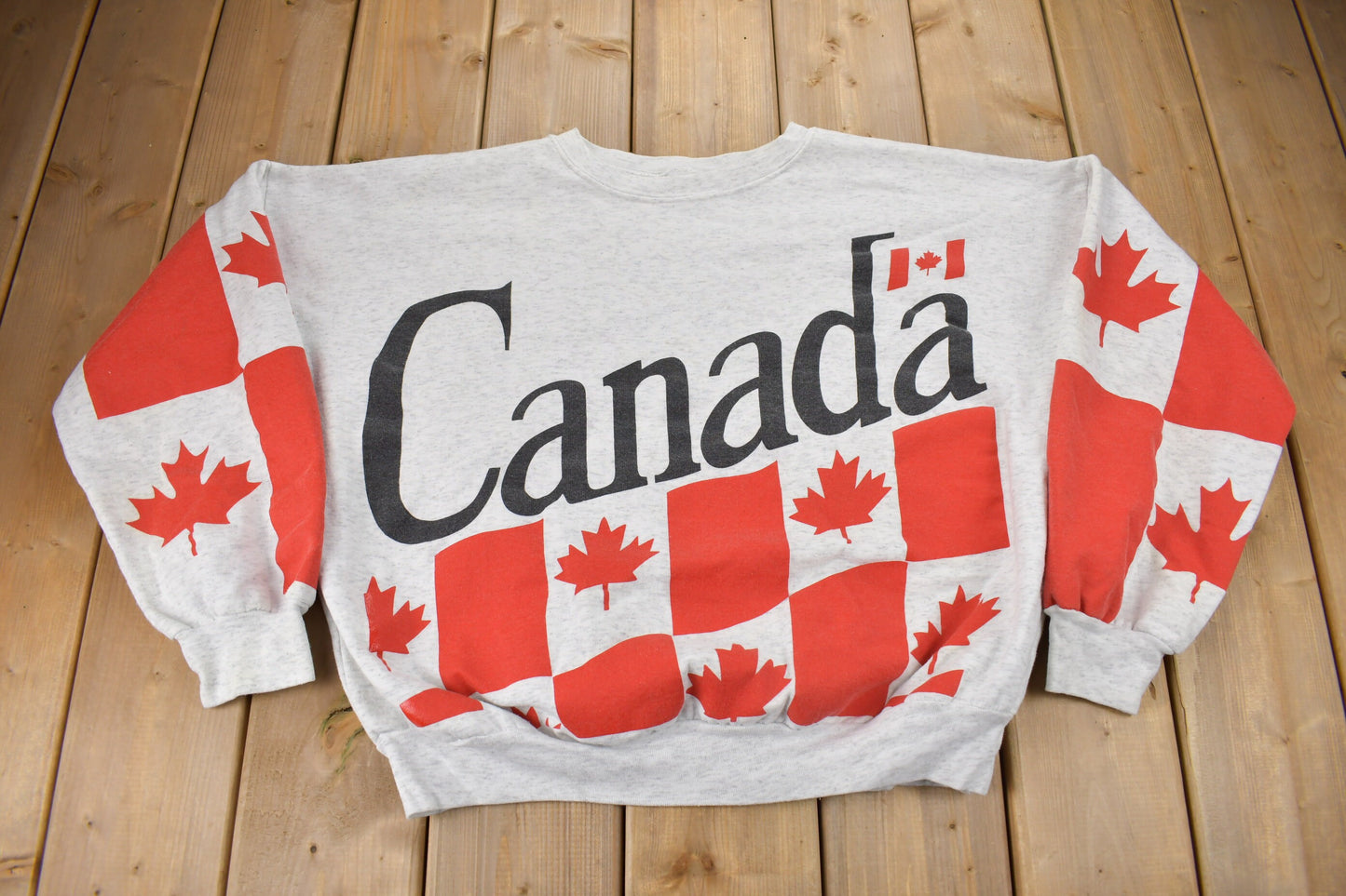 Vintage 1990s Canada Graphic Crewneck Sweatshirt / Canadian Crewneck / Made In Canada / Streetwear / Souvenir