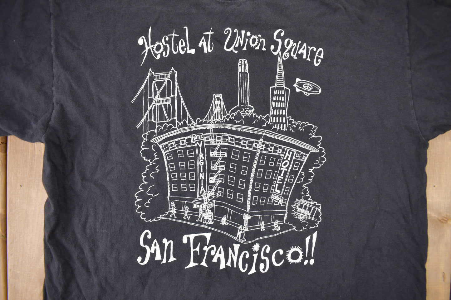 Vintage 1990s Hostel At Union Square San Francisco Souvenir T Shirt