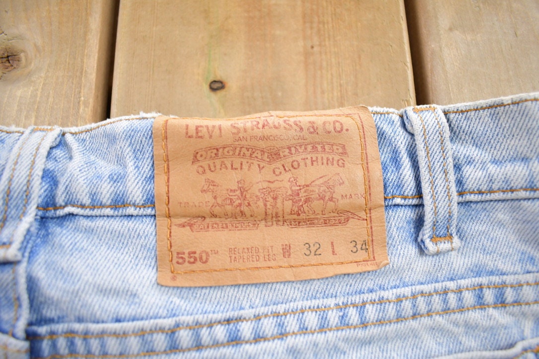 Vintage 1990s Levi's 550 Jeans Size 32x34