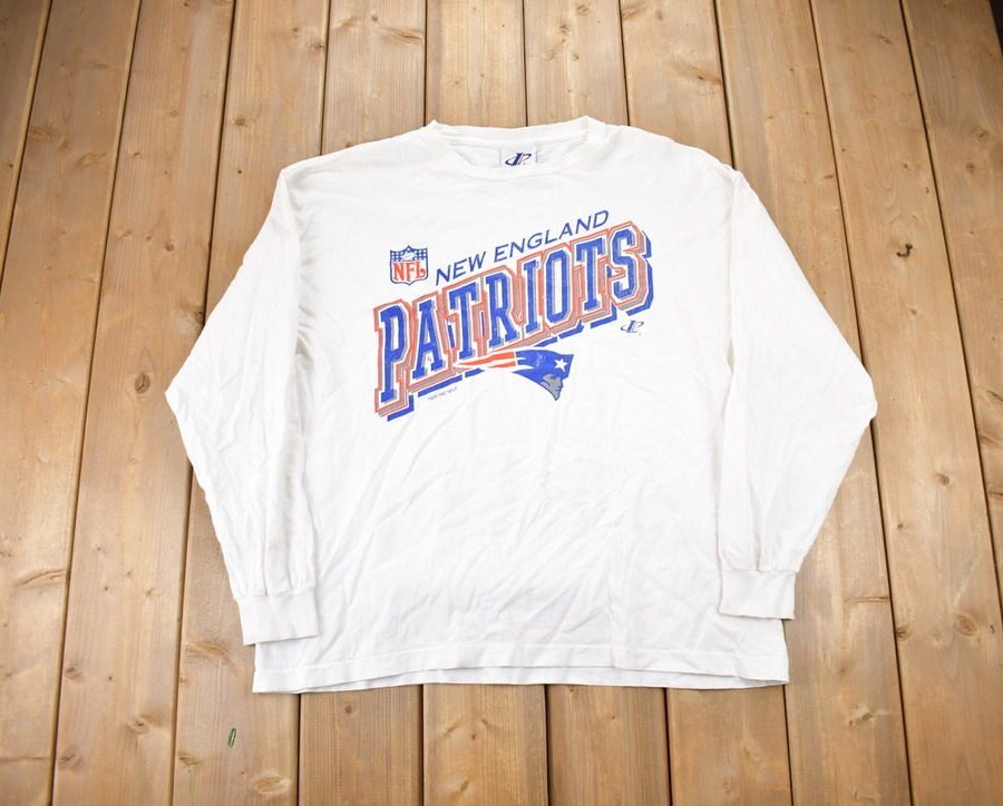 Vintage 1990s NFL New England Patriots Long Sleeve T-Shirt / Logo Athletic / Tom Brady / NFL / 90s Streetwear / Sportswear