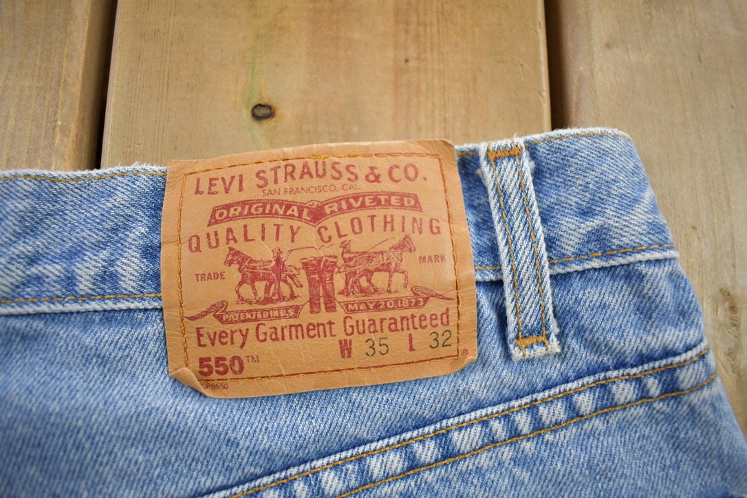 Vintage 1990s Levi's 550 Jeans Size 35x32/ Vintage Denim / Streetwear / Made In Canada / Vintage Levi's / Levi's 550