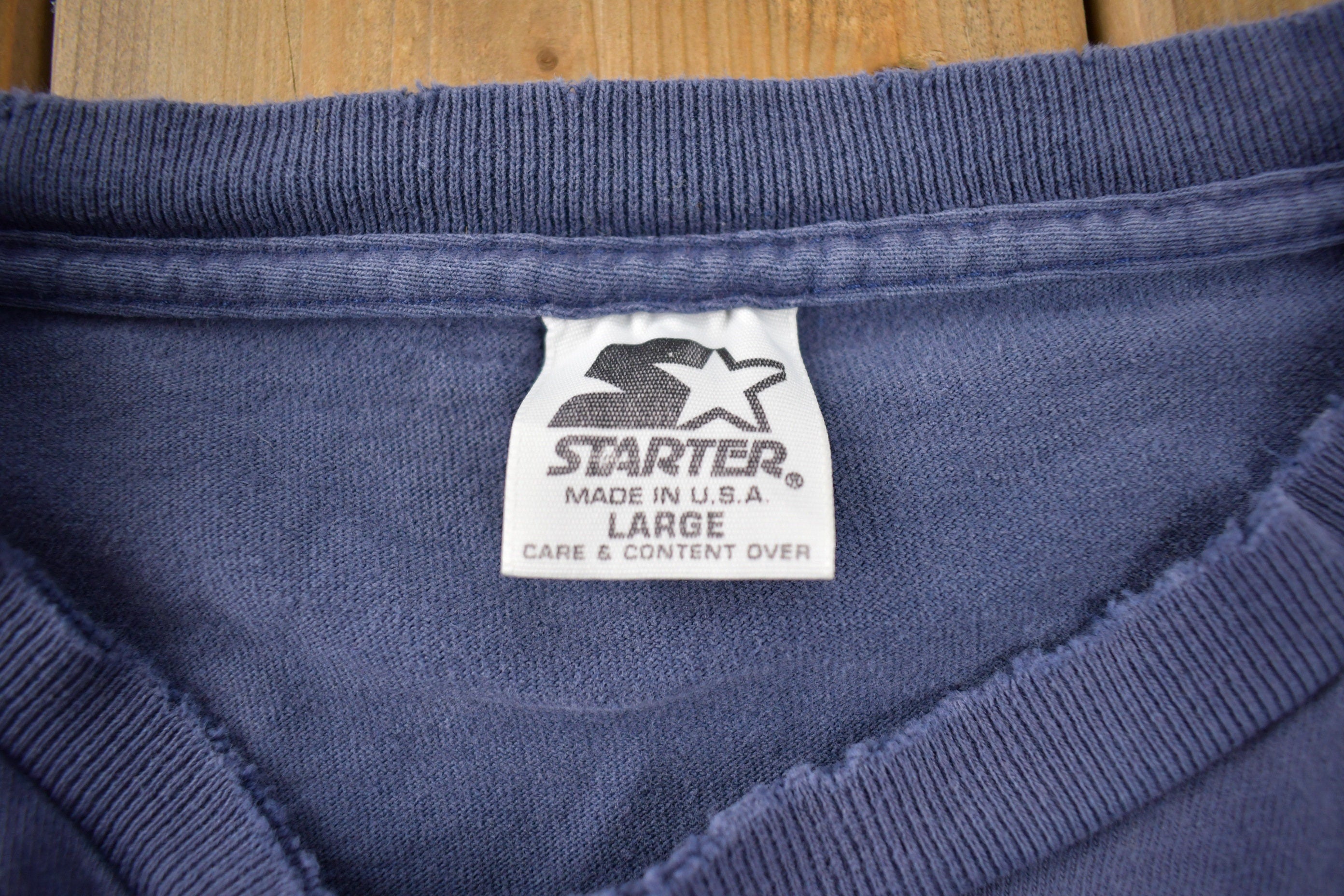 Vintage 1990s New York Islanders NHL Embroidered Starter T-Shirt