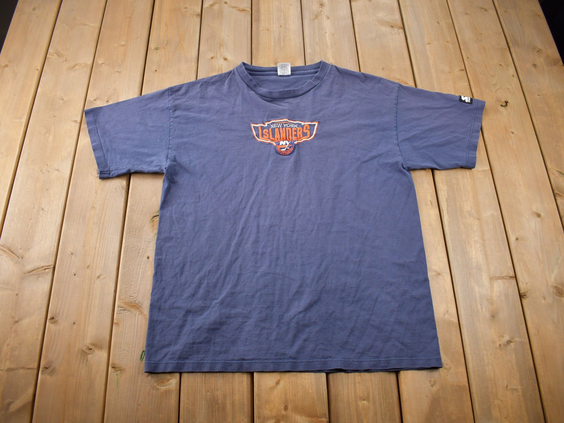 Vintage 1990s New York Islanders NHL Embroidered Starter T-Shirt