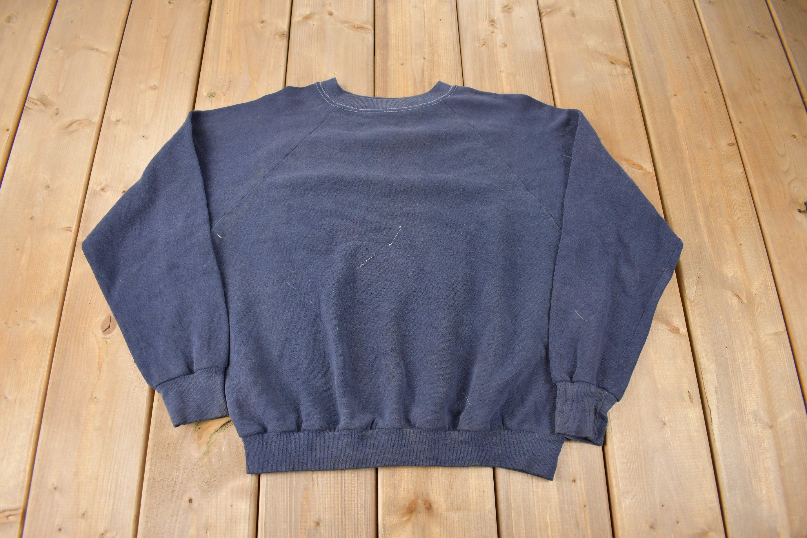 Vintage 1970s Blank Navy Blue Raglan Crewneck Sweatshirt Made In USA Size Small
