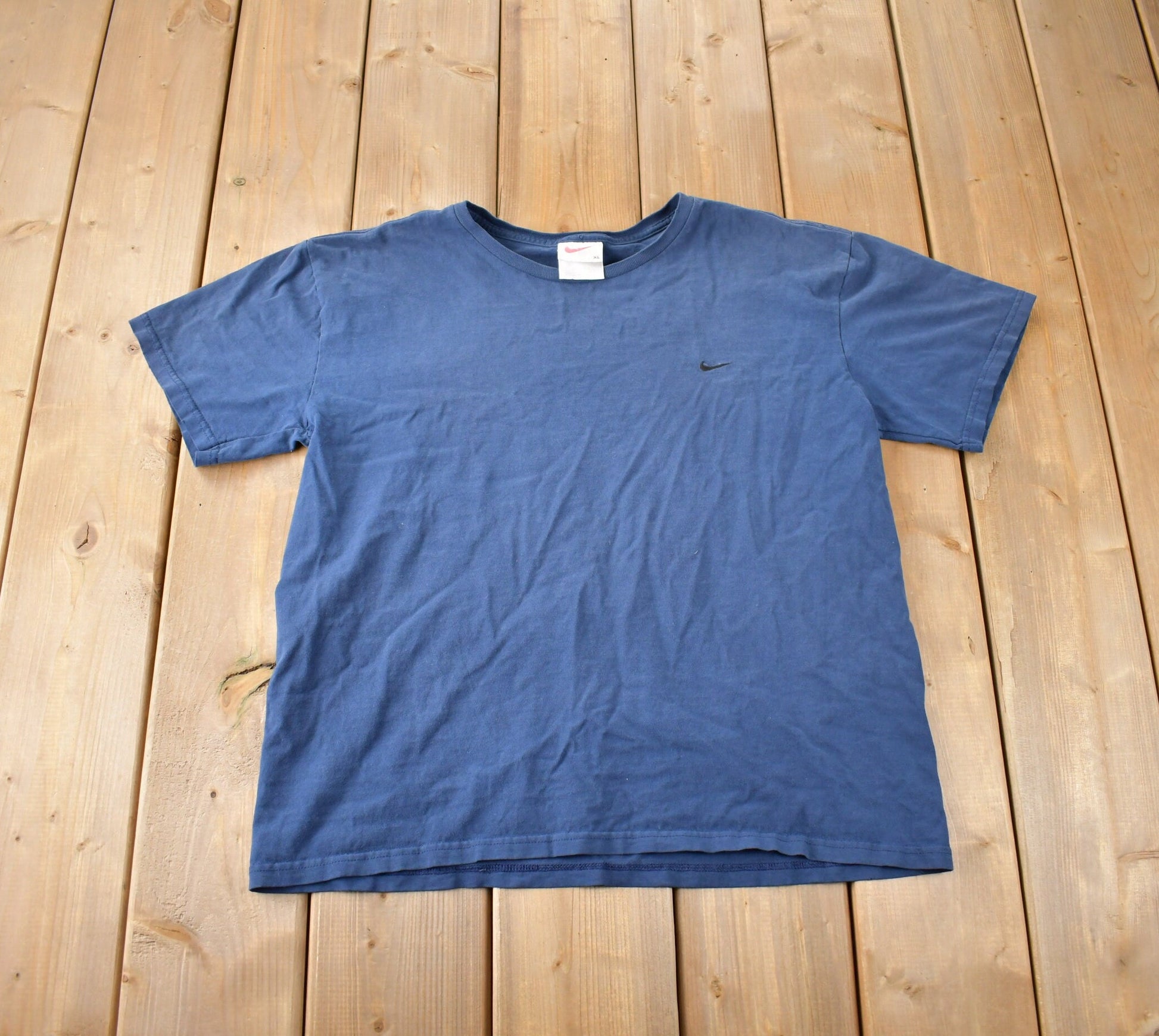 Vintage 1990s Nike Mini Swoosh Graphic T-Shirt Size XL