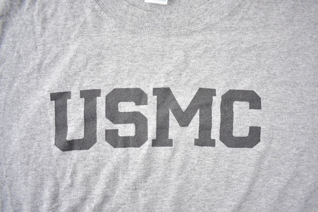 Vintage 1980s United States Marine Core Collegiate Single Stitch Graphic T-Shirt Made In USA Size XL