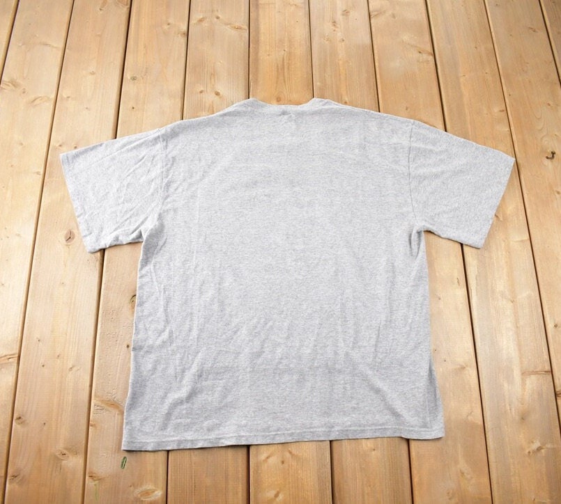 Vintage 1980s United States Marine Core Collegiate Single Stitch Graphic T-Shirt Made In USA Size XL