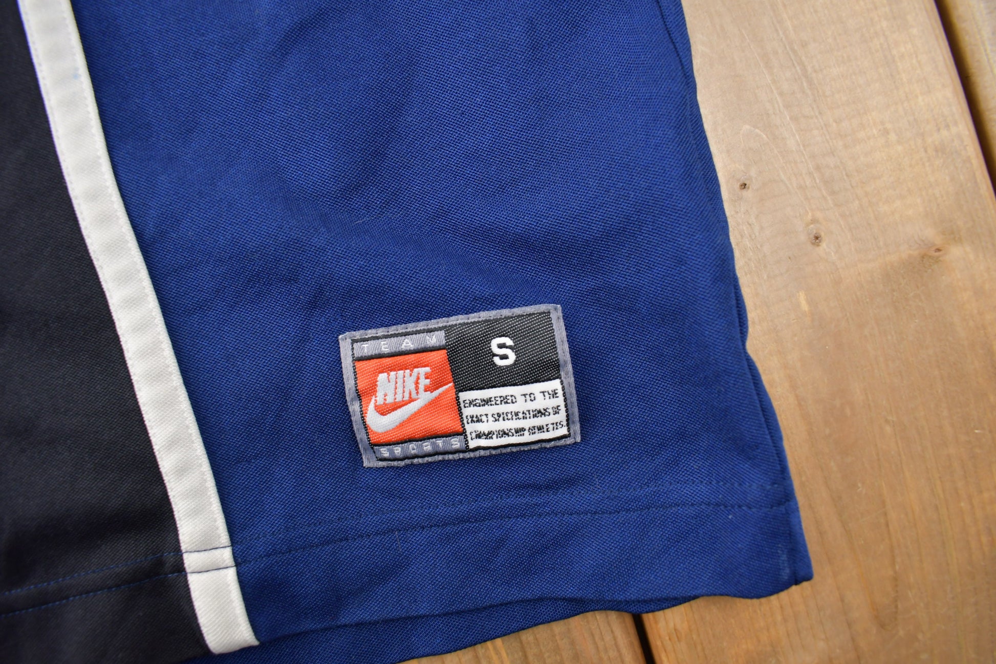 Vintage 1990s Nike Middle Swoosh Blue Jersey Style T Shirt Size S