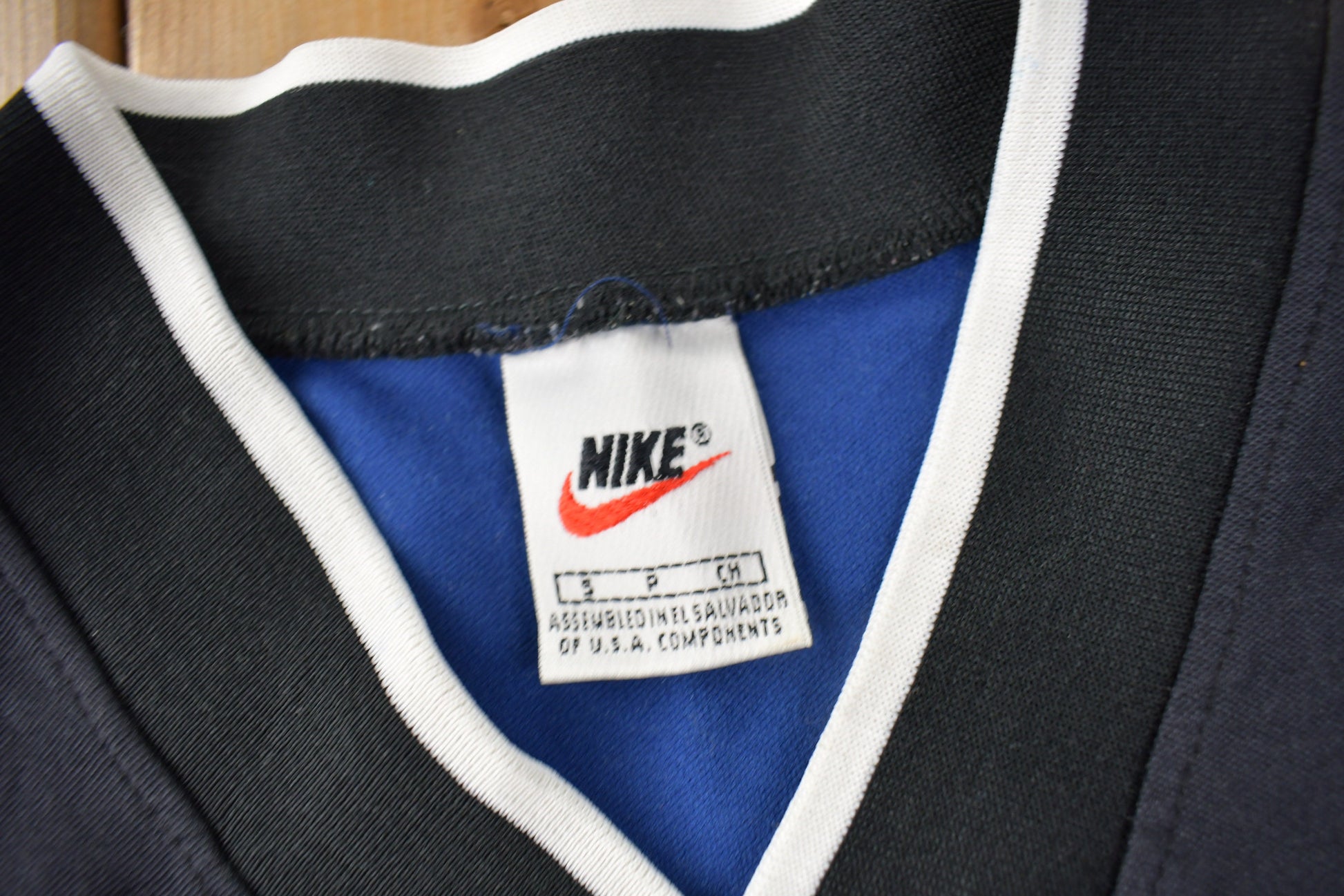 Vintage 1990s Nike Middle Swoosh Blue Jersey Style T Shirt Size S