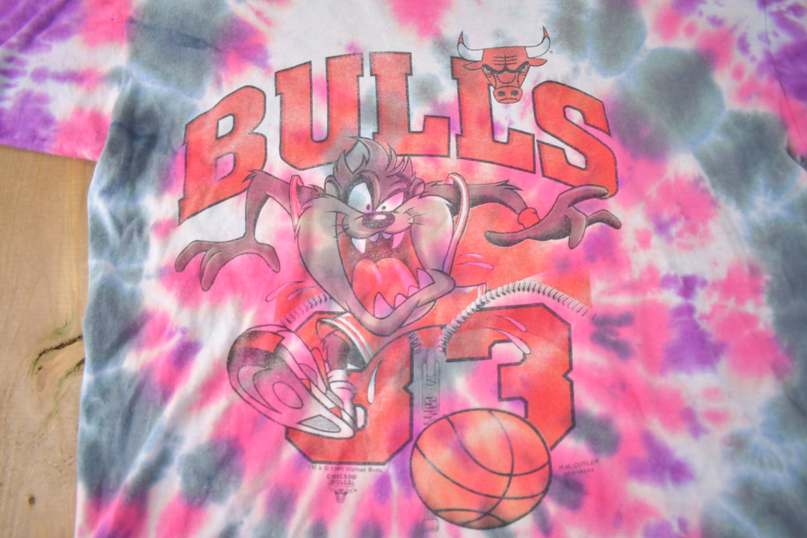 Vintage 1995 Chicago Bulls NBA Looney Tunes Basketball Graphic T-Shirt Made In USA