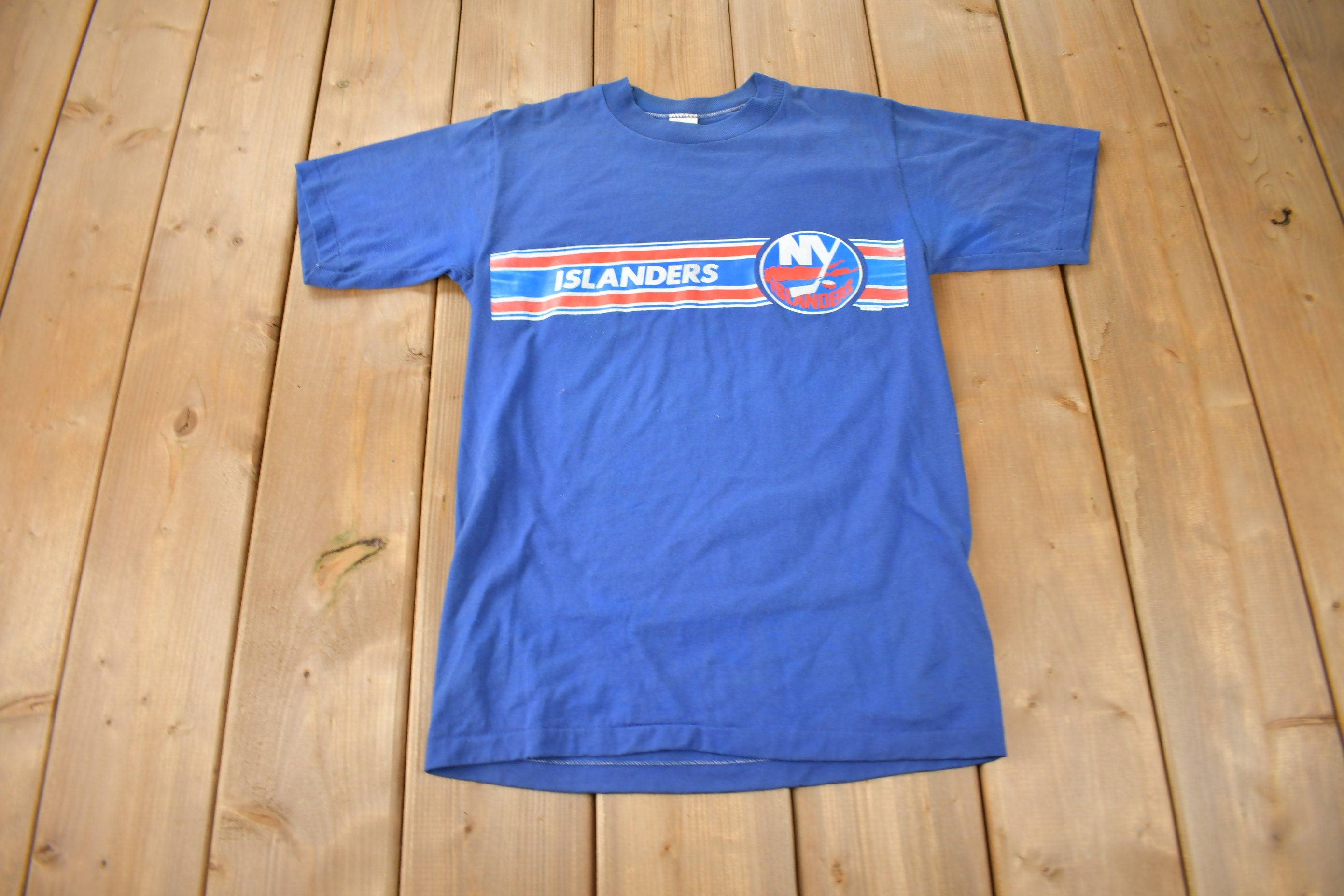 Vintage 1982 New York Islanders NHL Hockey Graphic T-Shirt Made In USA