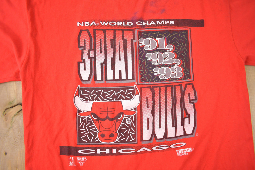Vintage 1993 Chicago Bulls 3 Peat NBA World Champions Basketball Graphic T-Shirt Made In USA