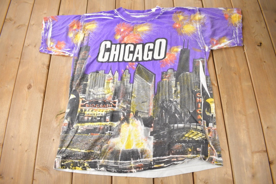 Vintage 1990s Chicago Firework Theme All Over Print Souvenir Travel T Shirt Made In USA