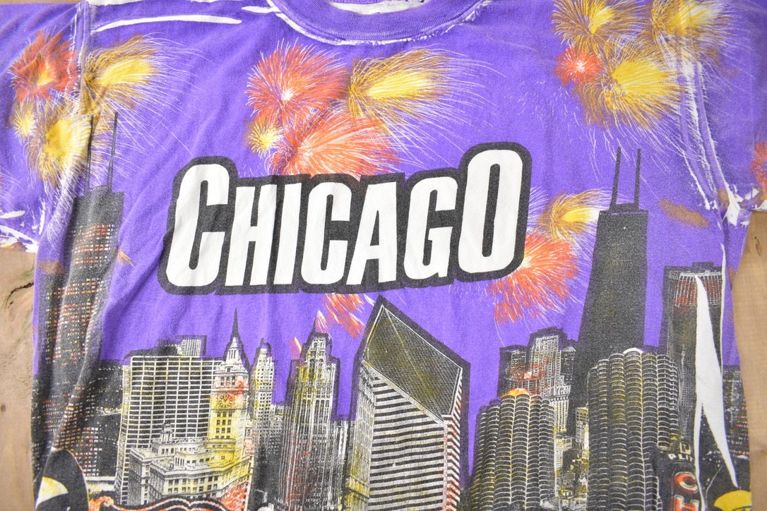 Vintage 1990s Chicago Firework Theme All Over Print Souvenir Travel T Shirt Made In USA