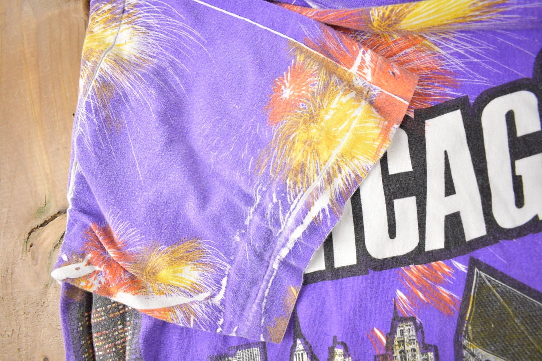 Vintage 1990s Chicago Firework Theme All Over Print Souvenir Travel T Shirt Made In USA