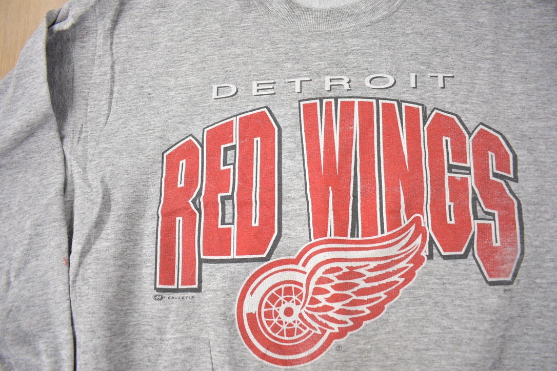 Vintage 1990s Detroit Redwings NHL Hockey Crewneck Sweatshirt Made In Canada