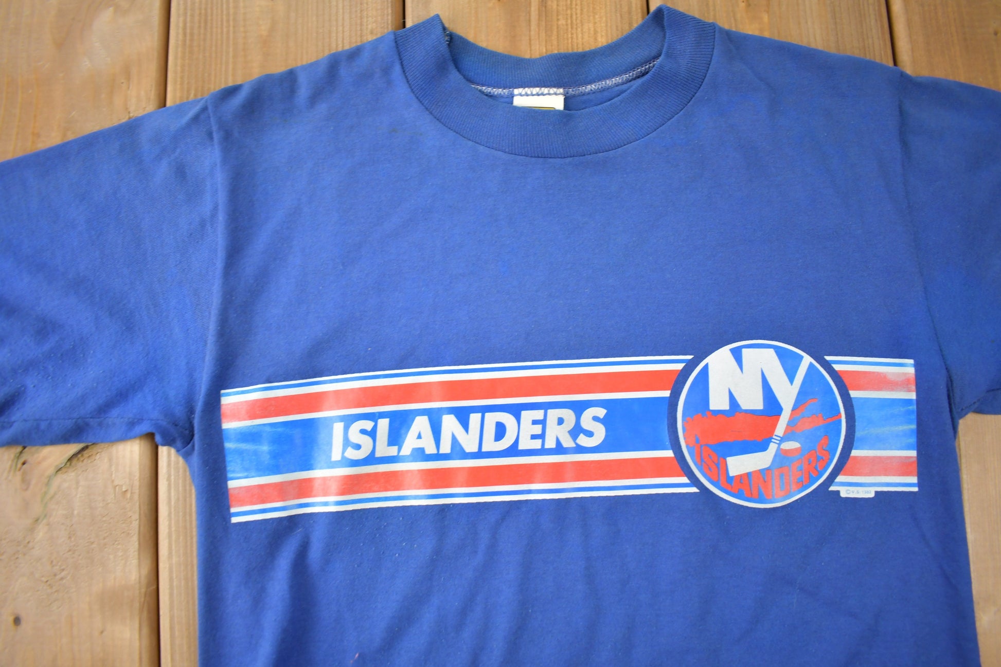 Vintage 1982 New York Islanders NHL Hockey Graphic T-Shirt Made In USA