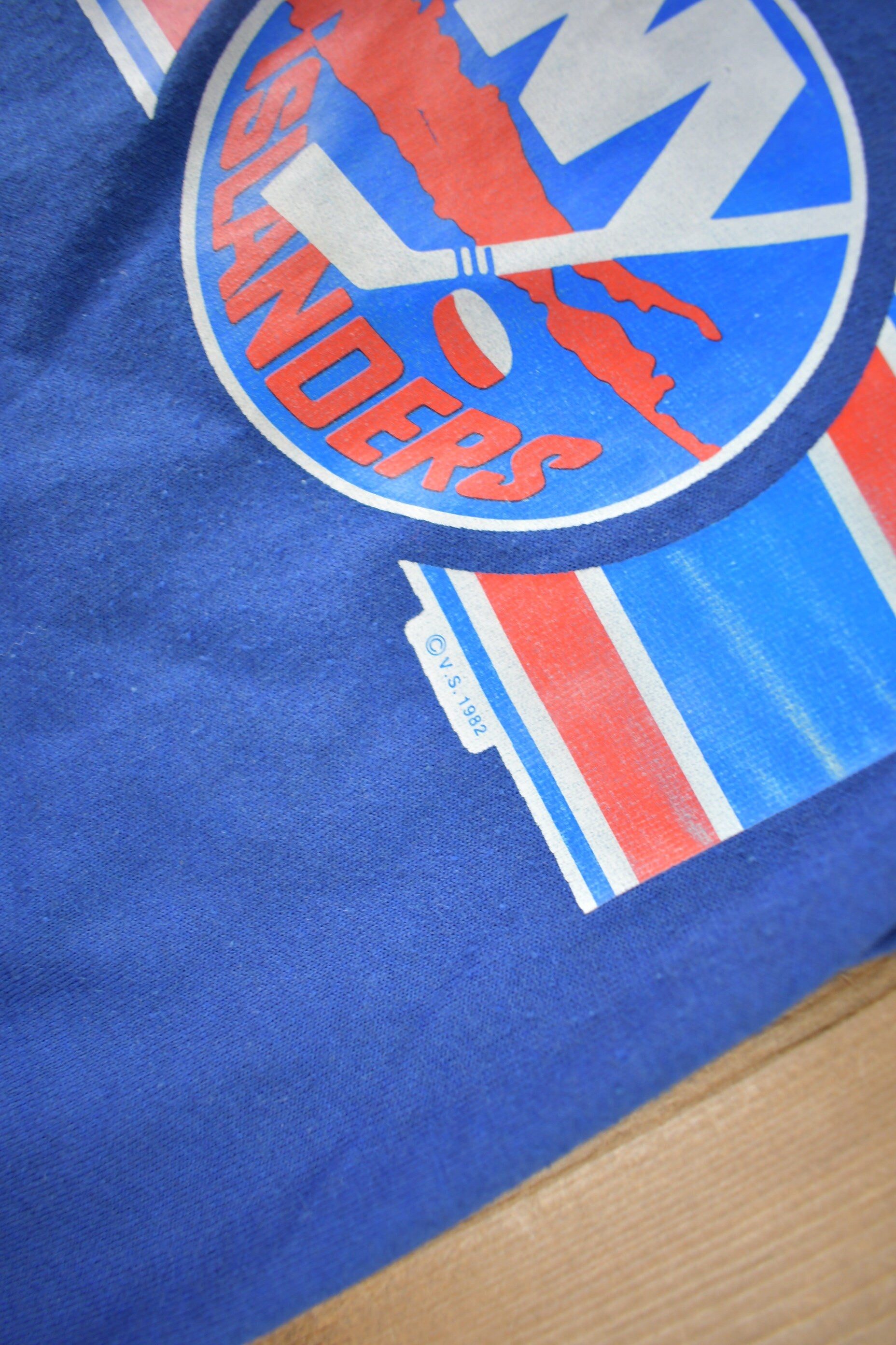 Vintage 1982 New York Islanders NHL Hockey Graphic T-Shirt Made In USA