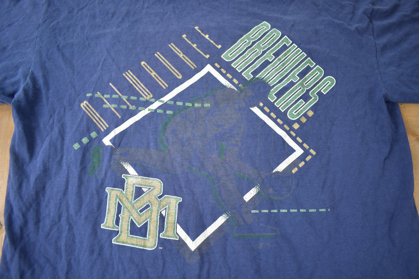 Vintage 1990s Milwaukee Brewers MLB Baseball Graphic T-Shirt Made In USA