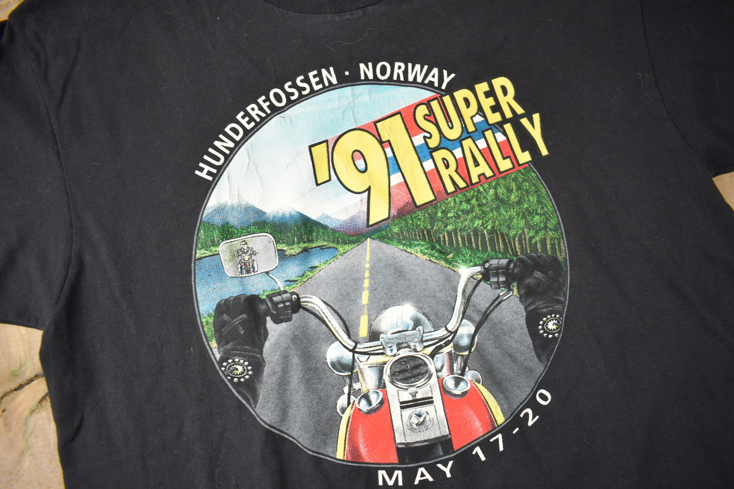 Vintage 1991 Hunderfossen Norway Super Rally Harley Davidson Owners Club Graphic T-Shirt Made In USA